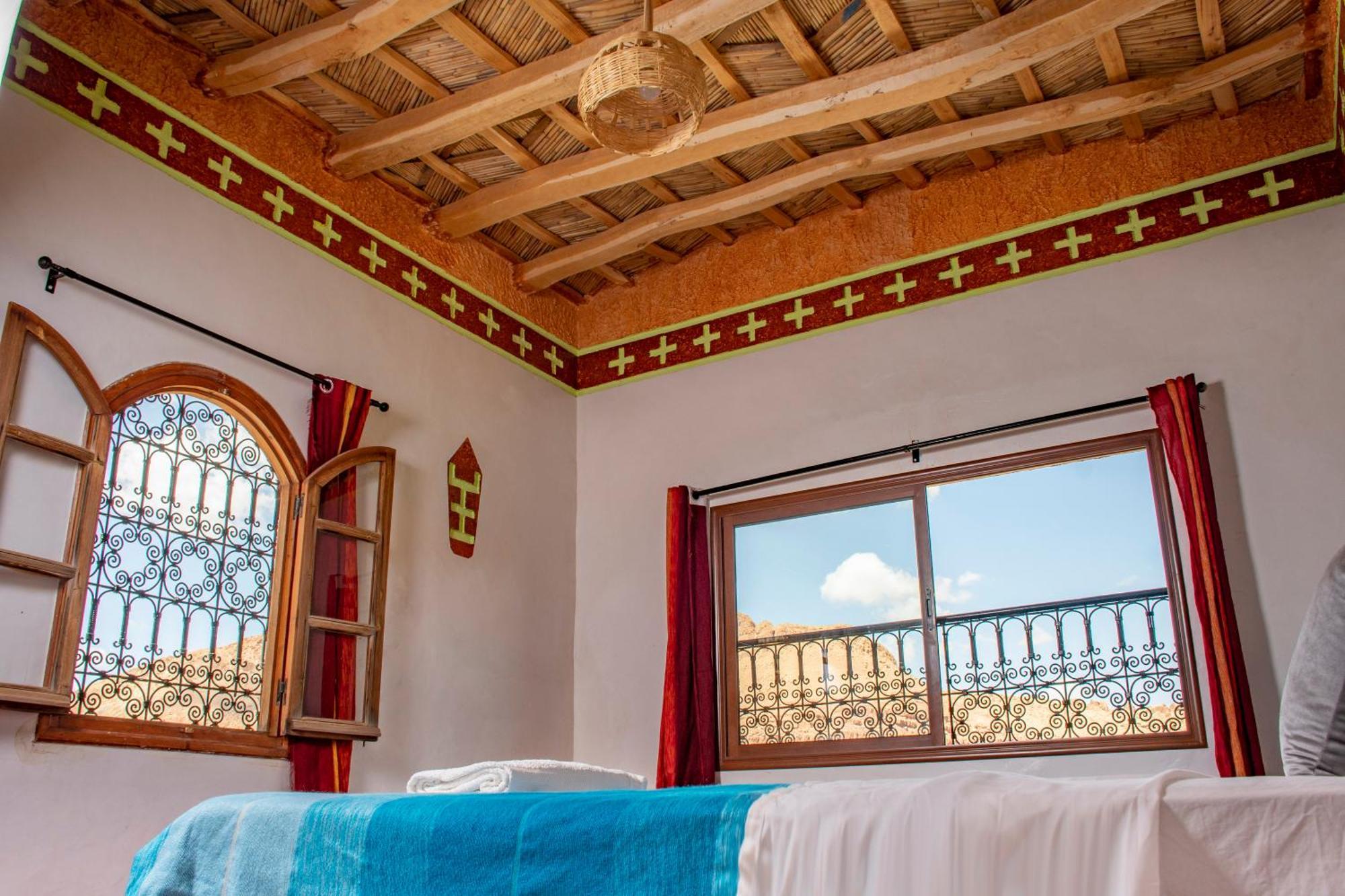 Hotel Awayou Bou Tharar Exterior photo