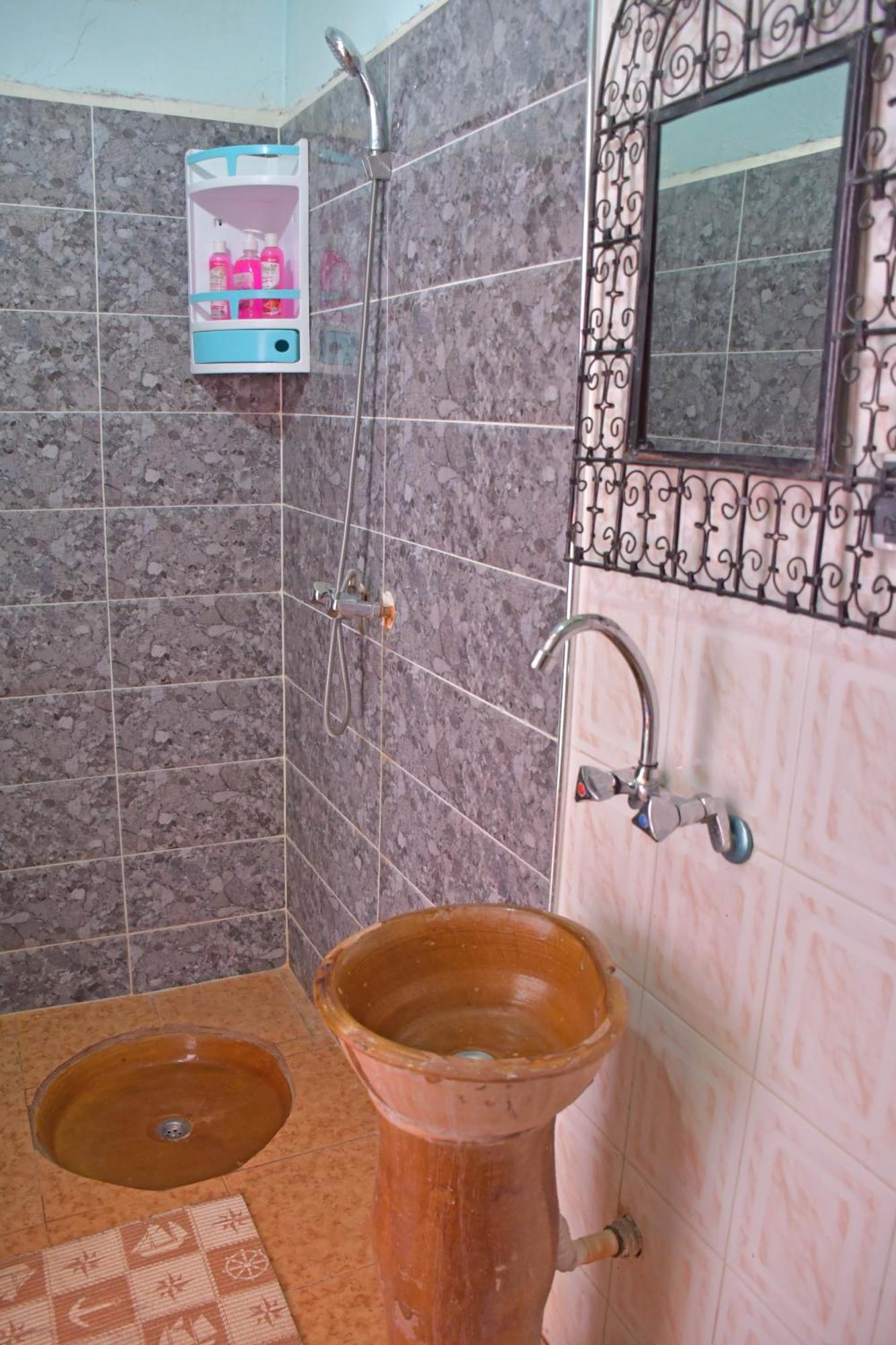 Hotel Awayou Bou Tharar Exterior photo