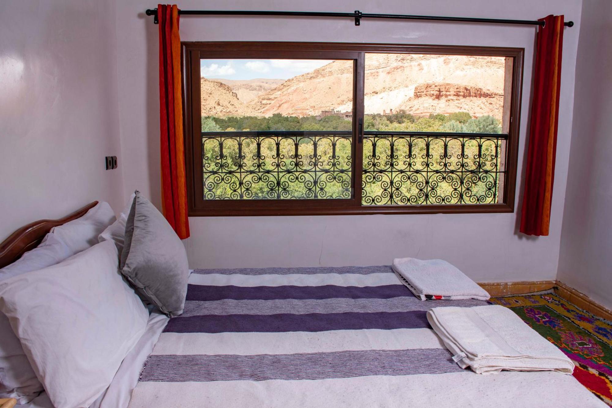 Hotel Awayou Bou Tharar Exterior photo